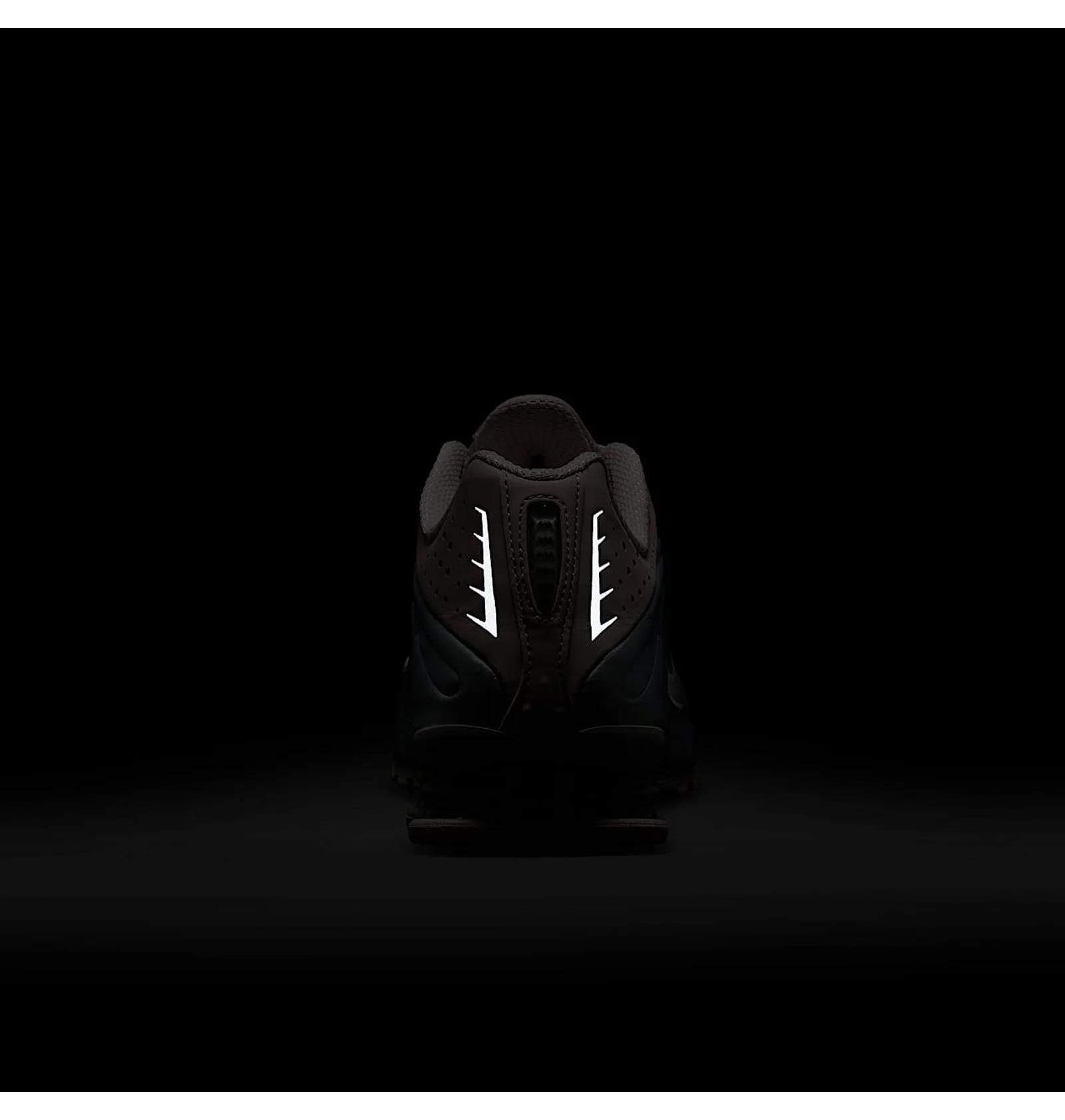 Кросівки жіночі Nike Shox R4 (AR3565-600) — фото 18