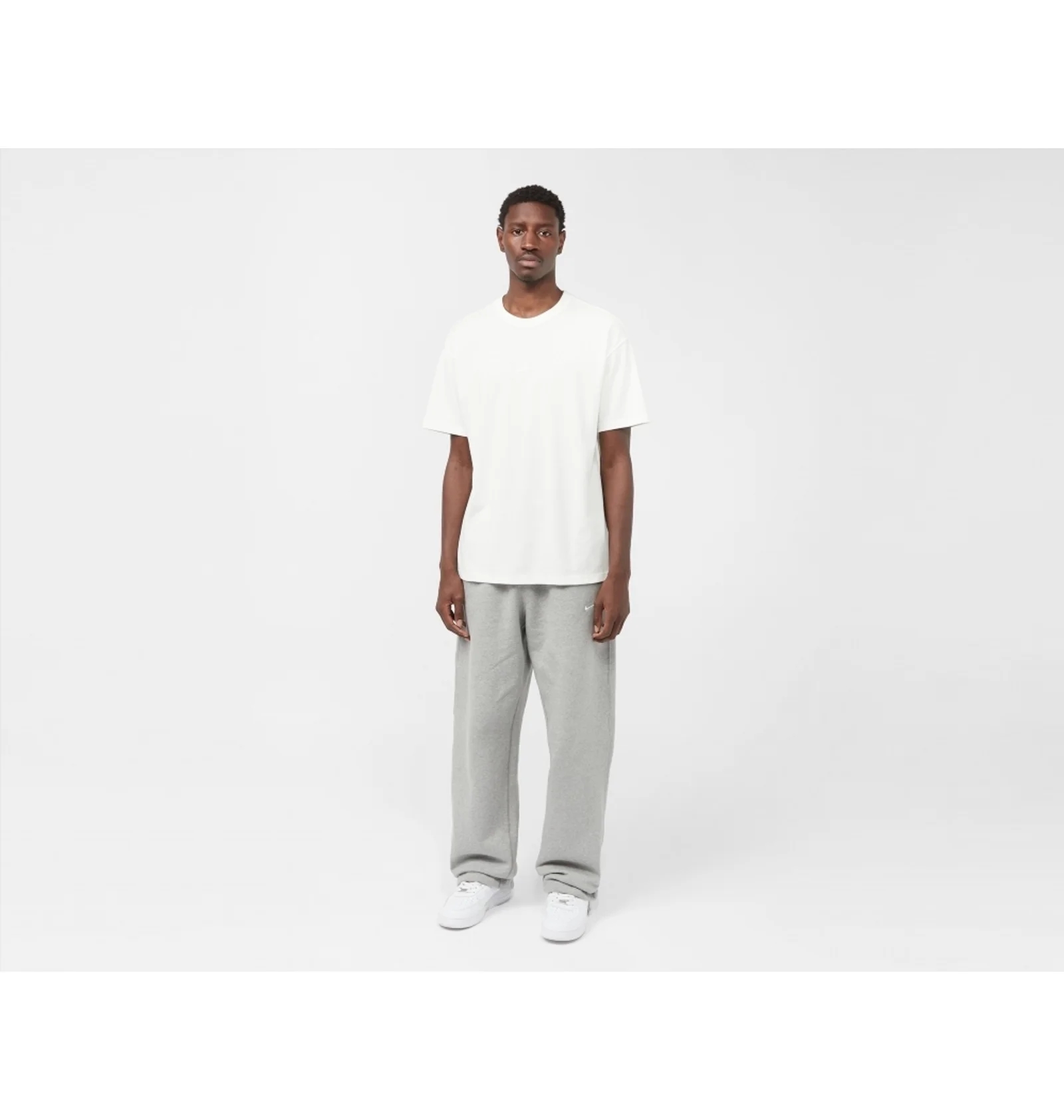Футболка чоловіча Nike Sportswear Premium Essentials T-Shirt (DO7392-101) — фото 7