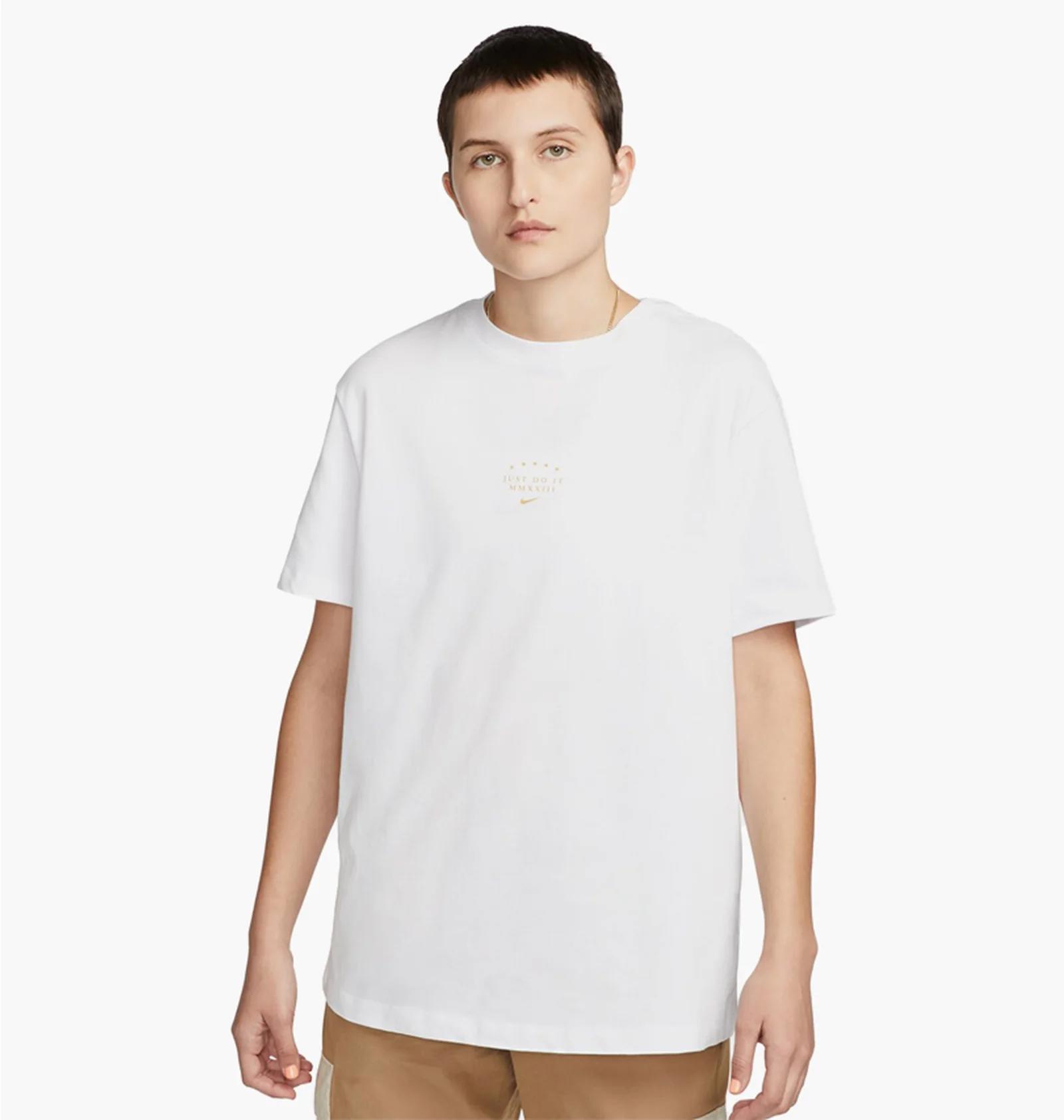 Футболка унісекс Nike W Nsw Tee Ss Bf Sisterhood (DX7940-100) — фото 1