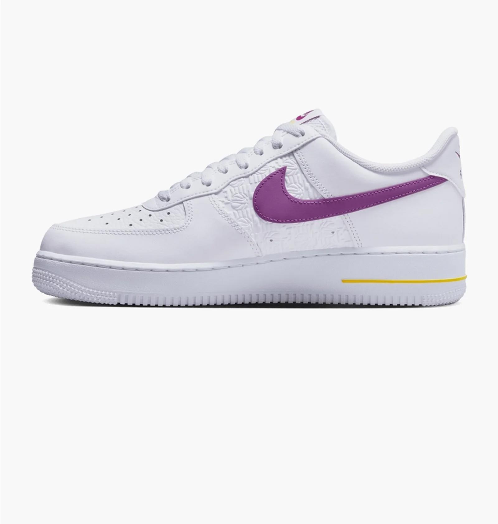 Кросівки чоловічі Nike Air Force 1 07 (FJ4209-100) — фото 1