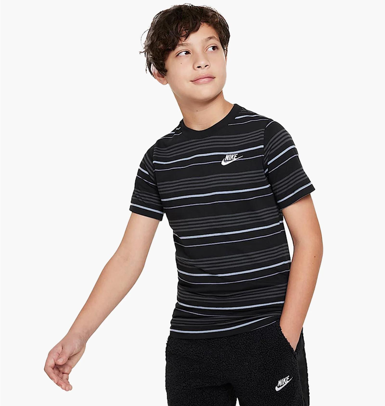 Футболка дитяча Nike Shirt K Nsw Tee Club Stripe, Black/Ashen Slate (FJ6348-011) — фото 1