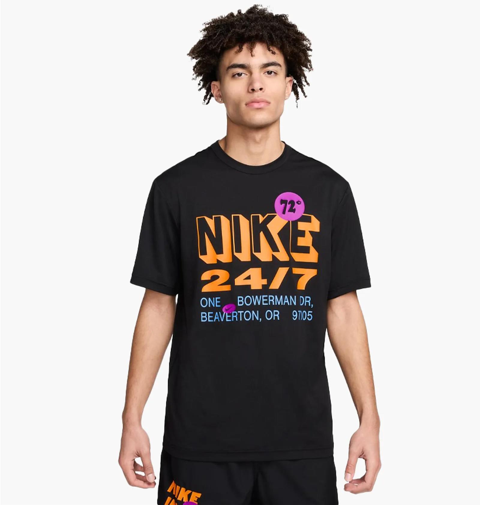 Футболка чоловіча Nike M Dri-Fit Uv Hyverse Ss Gfx (FN3988-010) — фото 1