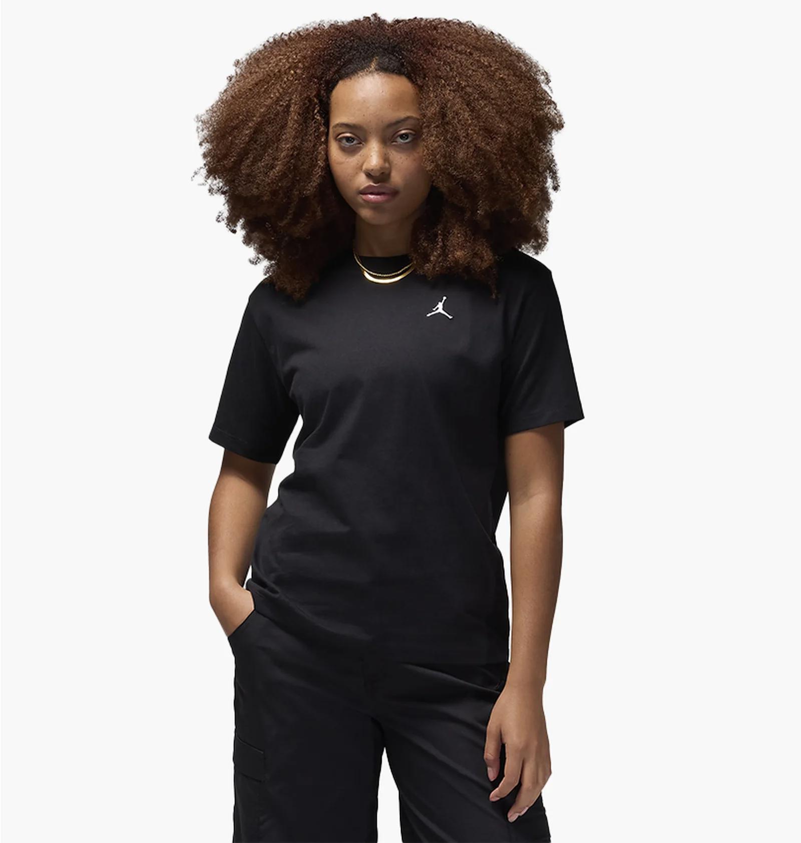 Футболка жіноча Nike Essentials Black (FN4500-357) — фото 1
