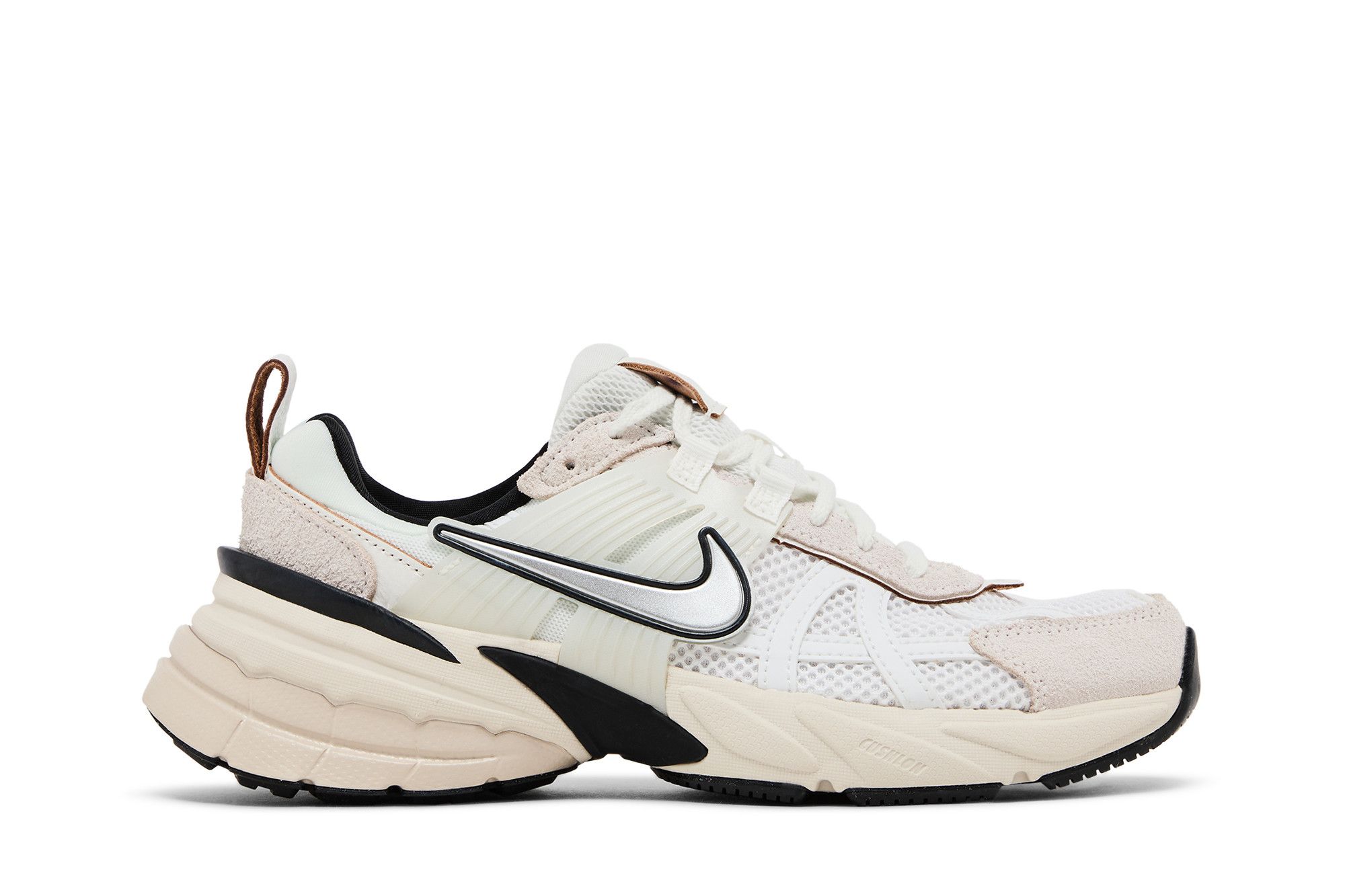 Кросівки жіночі Nike Wmns V2K Run 'White Light Orewood Brown' — фото 1
