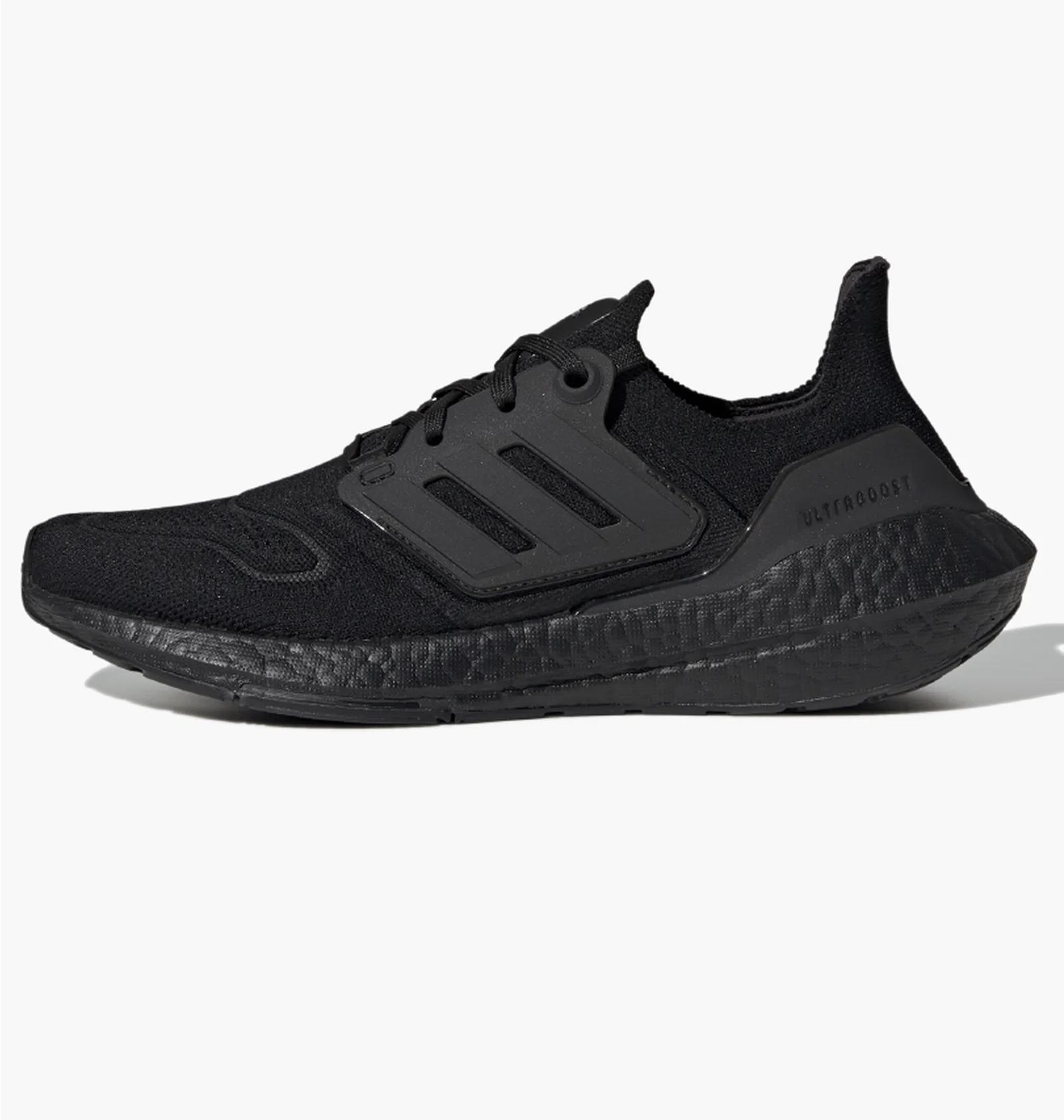 Кросівки для бігу жіночі Adidas Ultraboost 22 Triple (GX5587) — фото 1