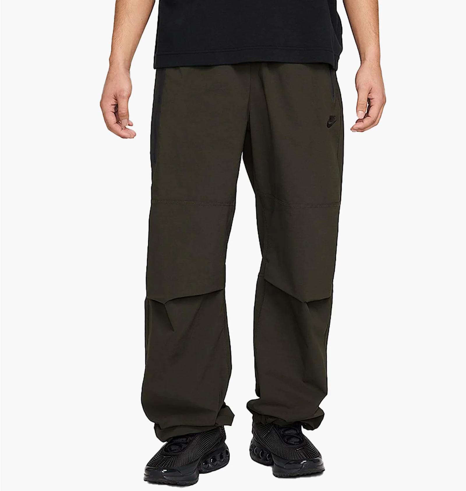 Брюки чоловічі Nike Tech Woven Oversized Trousers (HM7158-356) — фото 1