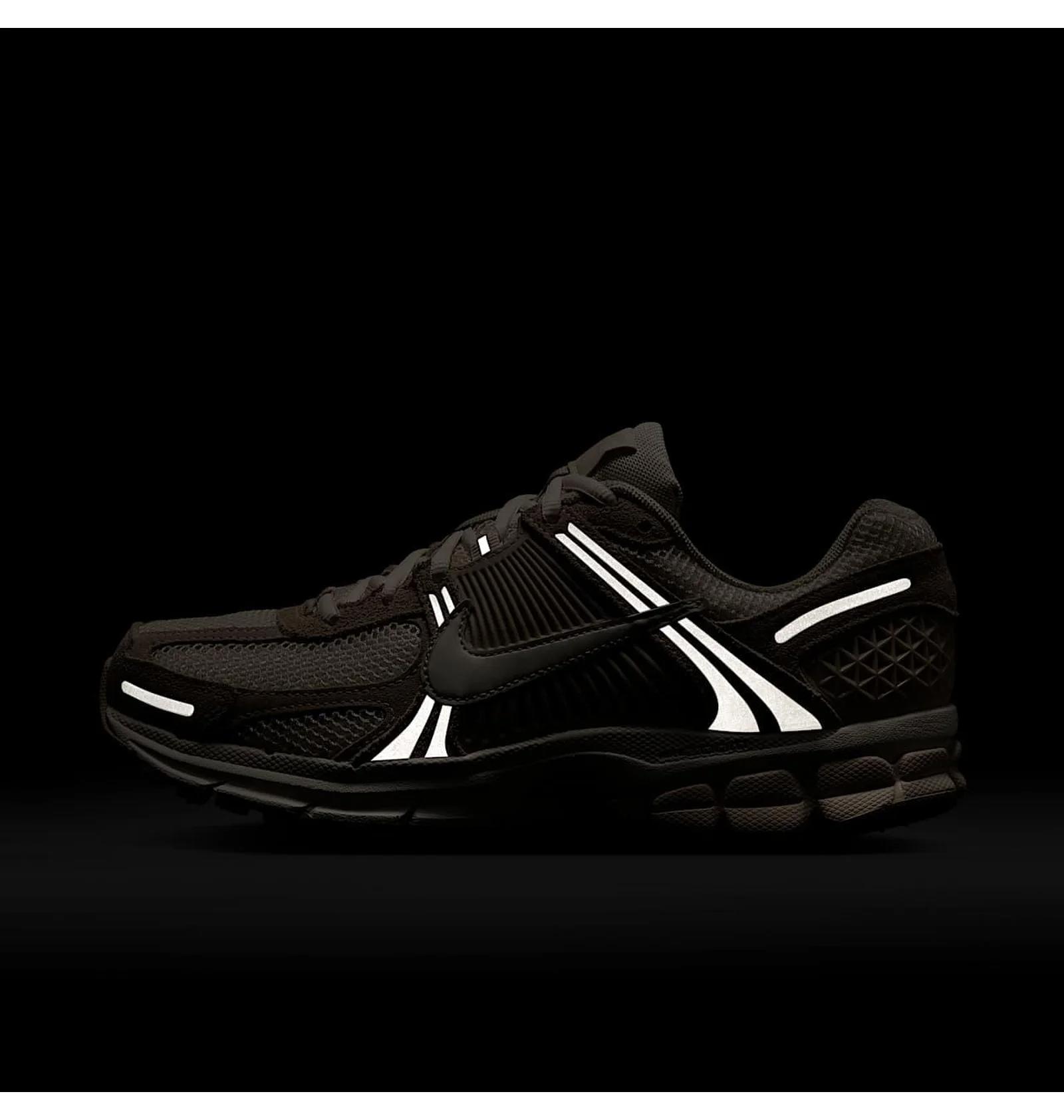 Кросівки жіночі Nike Zoom Vomero 5 (HQ0458-200) — фото 7