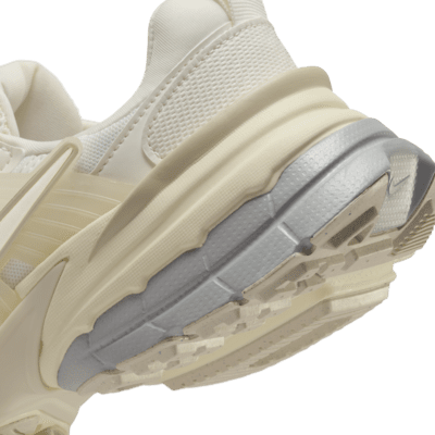 Кросівки жіночі Nike V2k Run "Pale Ivory" (HQ1512-110) — фото 9