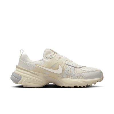 Кросівки жіночі Nike V2k Run "Pale Ivory" (HQ1512-110) — фото 4