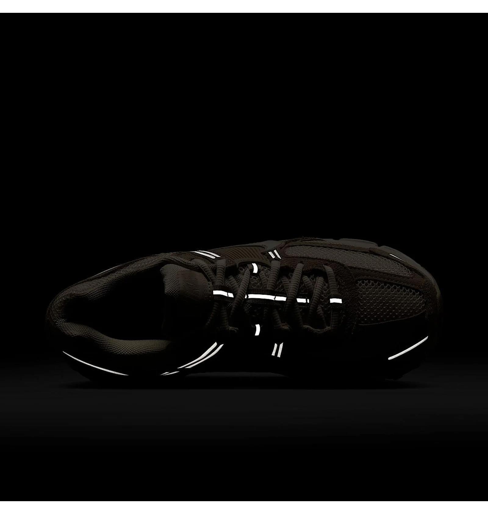 Кросівки жіночі Nike Zoom Vomero 5 (HQ0458-200) — фото 5