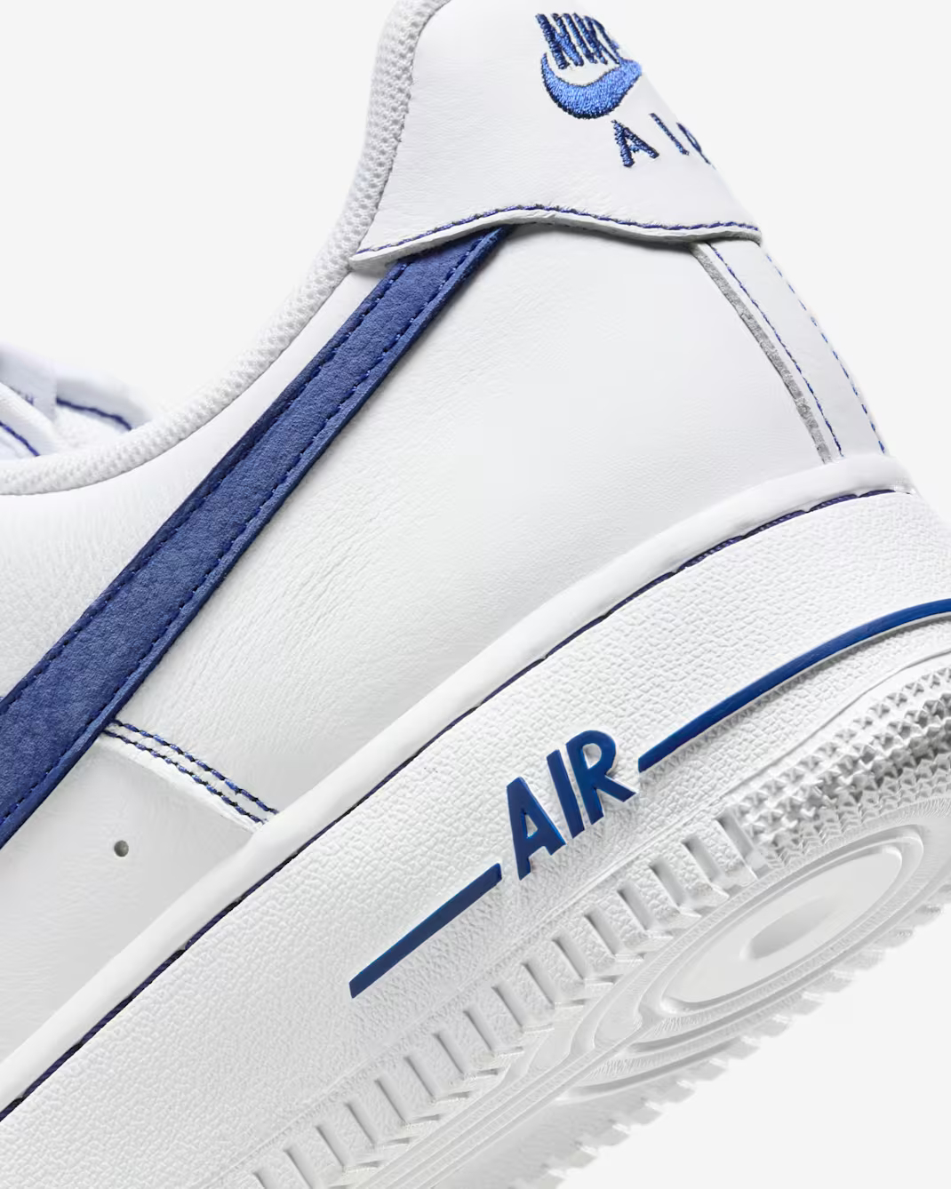 Кросівки Nike AIR FORCE 1 07 LV8 — фото 9