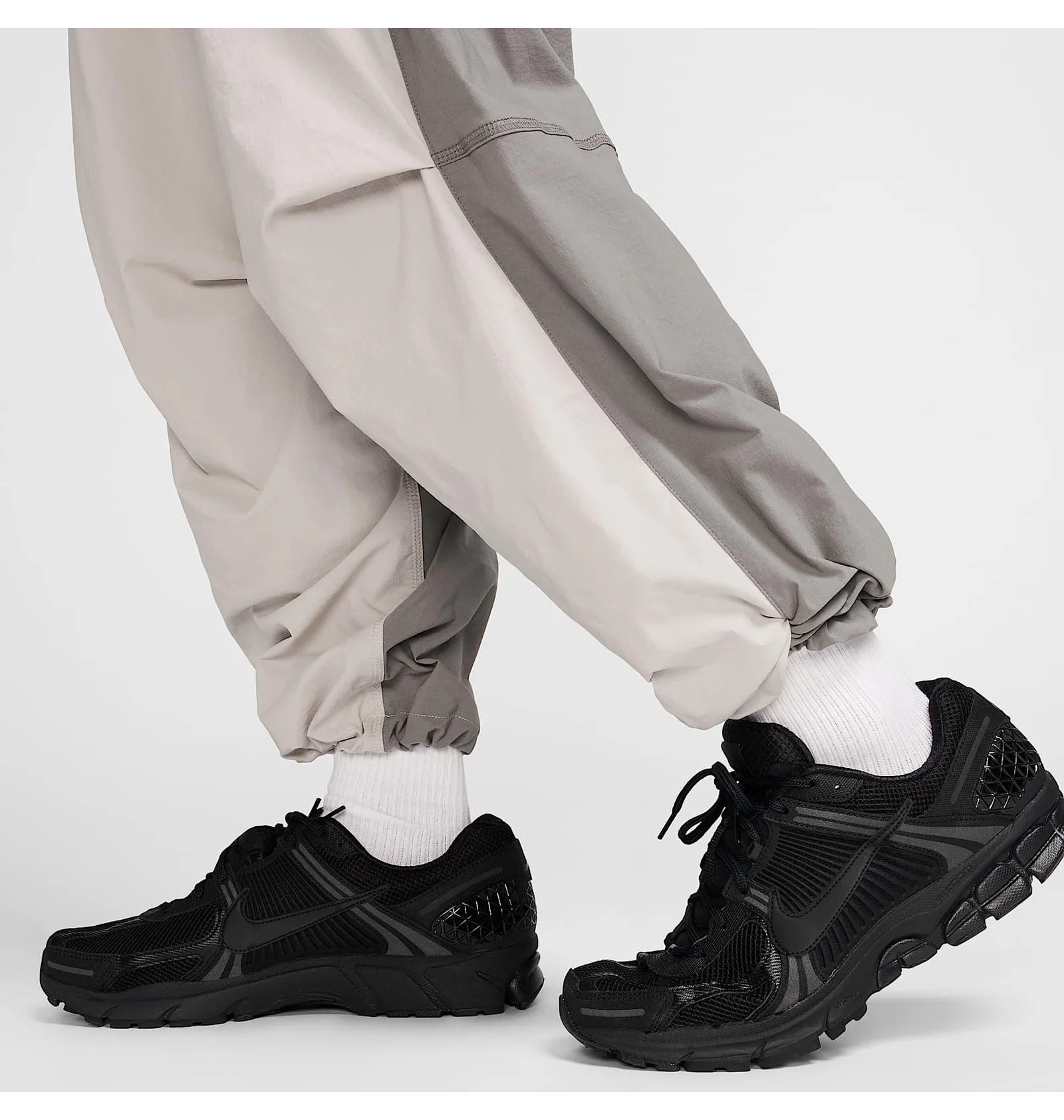 Спортивний костюм чоловічий Nike Tech Woven (HM7151-014__HM7158-014) — фото 11
