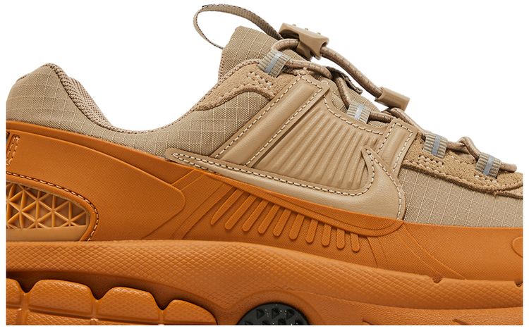 Кросівки жіночі Nike Wmns Zoom Vomero Roam 'Flax' — фото 3
