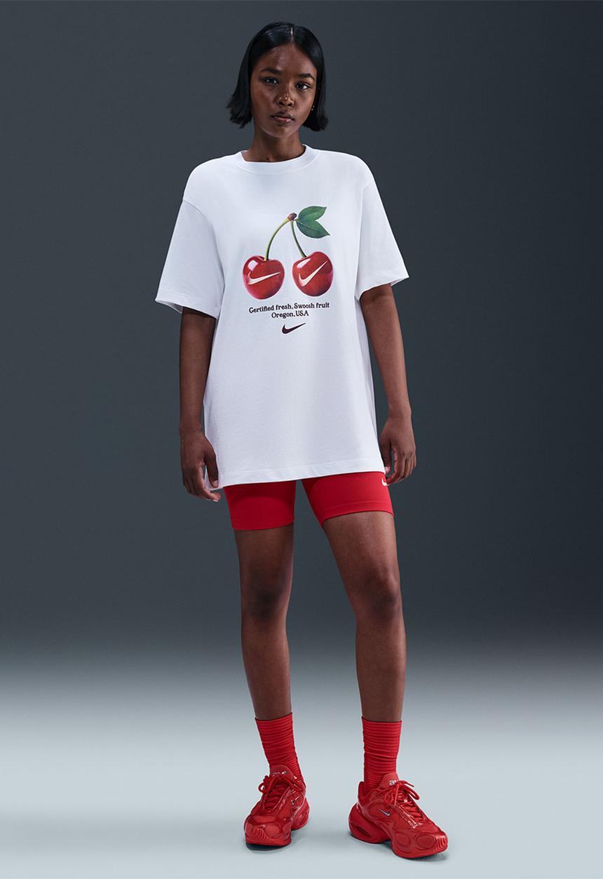 Футболка Nike Sportswear Cherry Graphic Relaxed Women's T-Shirt — фото 1