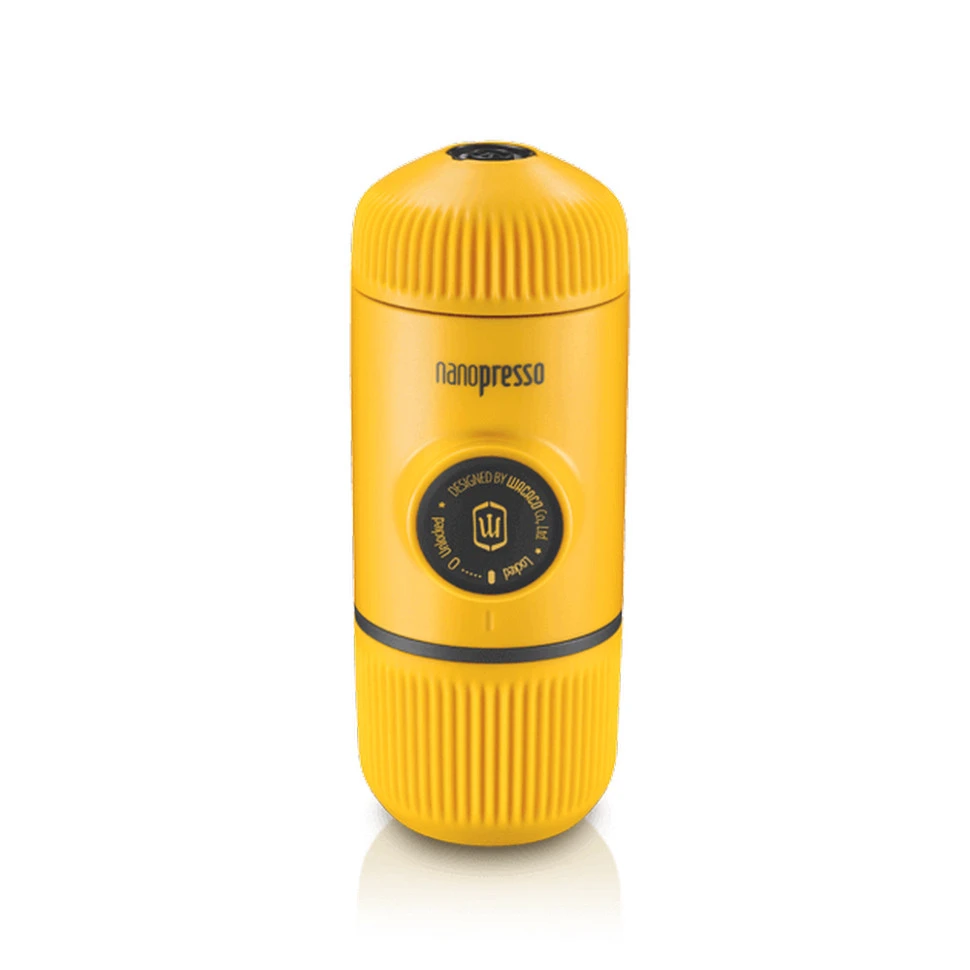 Портативна еспресо-кавоварка Wacaco Nanopresso жовта, механічна, для меленої кави — фото 1