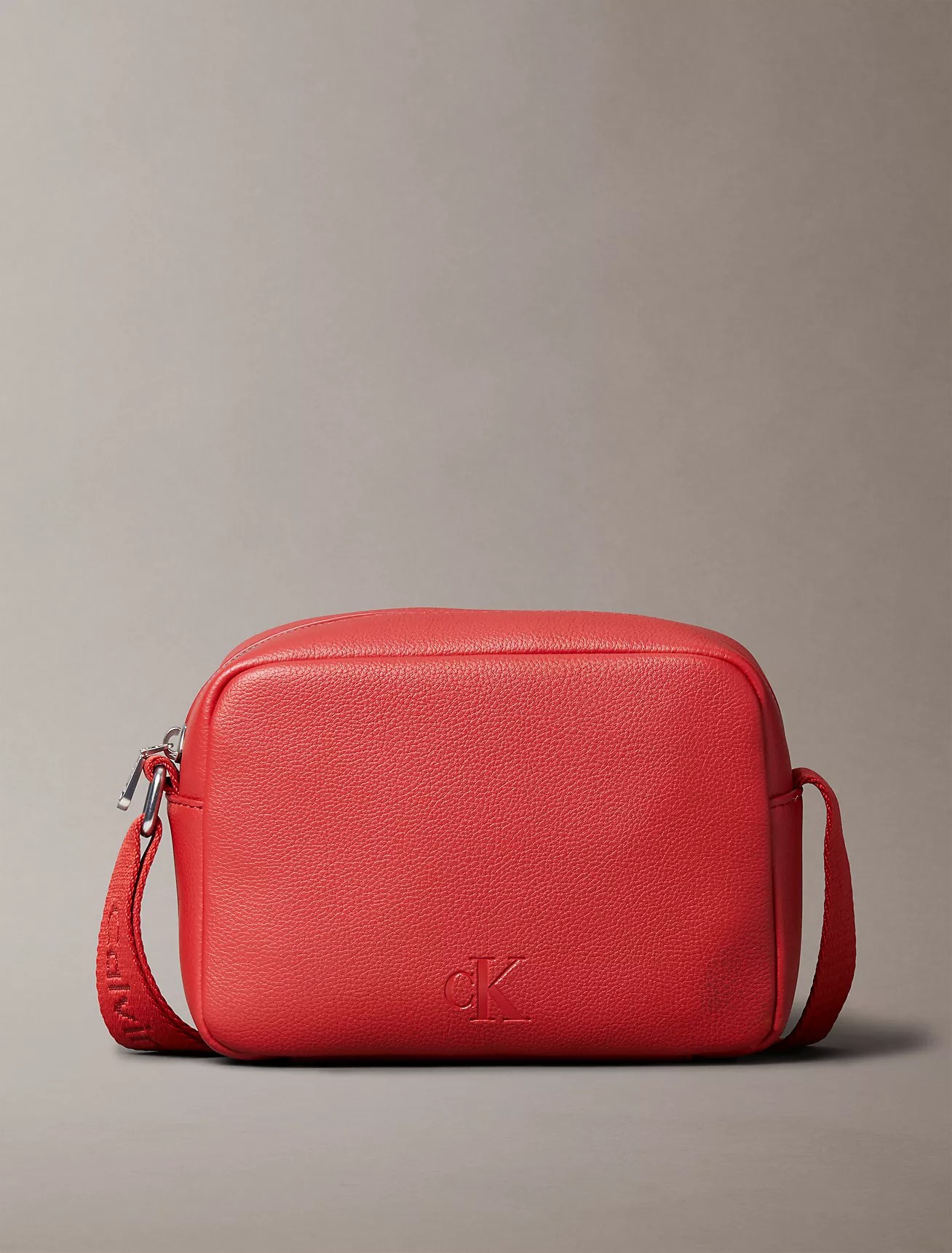 Жіноча сумка через плече Calvin Klein з логотипом 1159841418 (Червоний One size) — фото 1