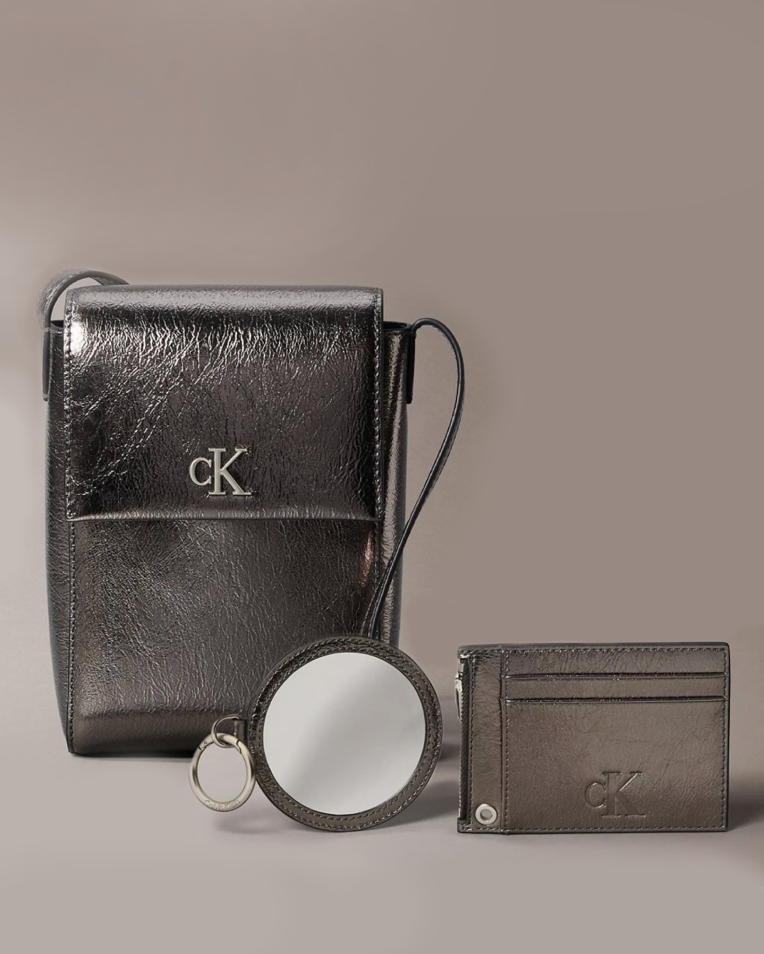 Жіночий набір Calvin Klein сумка через плече, картхолдер та дзеркало 1159845570 Сріблястий — фото 1