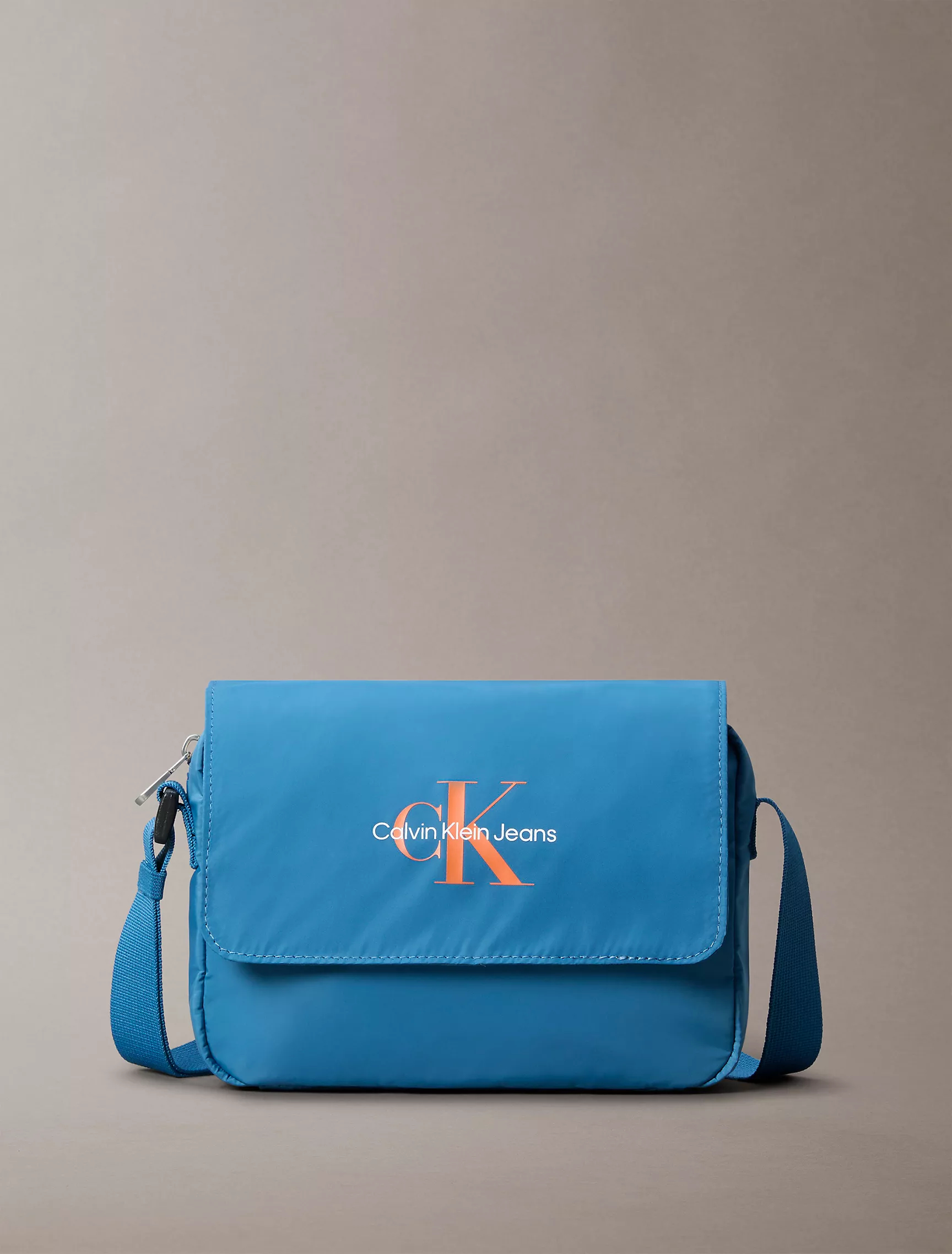 Сумка через плече від Sport Essentials Flap Calvin Klein 1159847503 Синій — фото 1