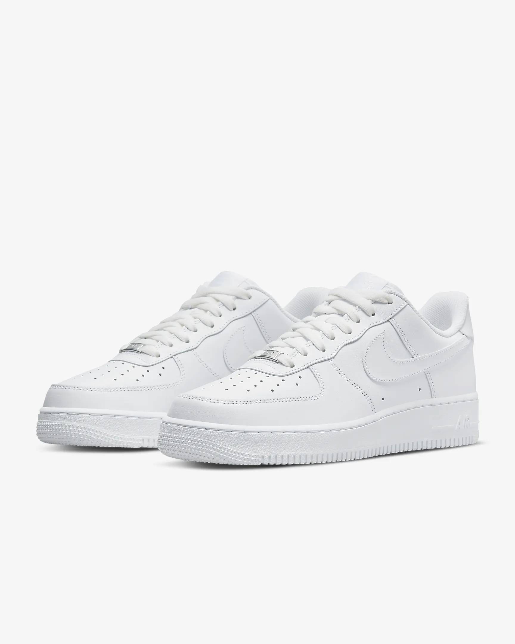 Стильні кросівки Nike Air Force 1 '07 40 — фото 1