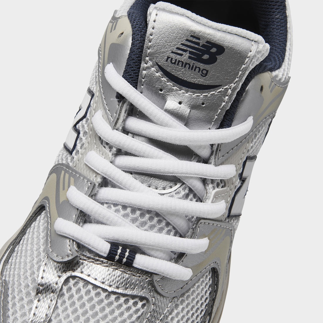Дитячі кросівки New Balance 530 38,5 — фото 5