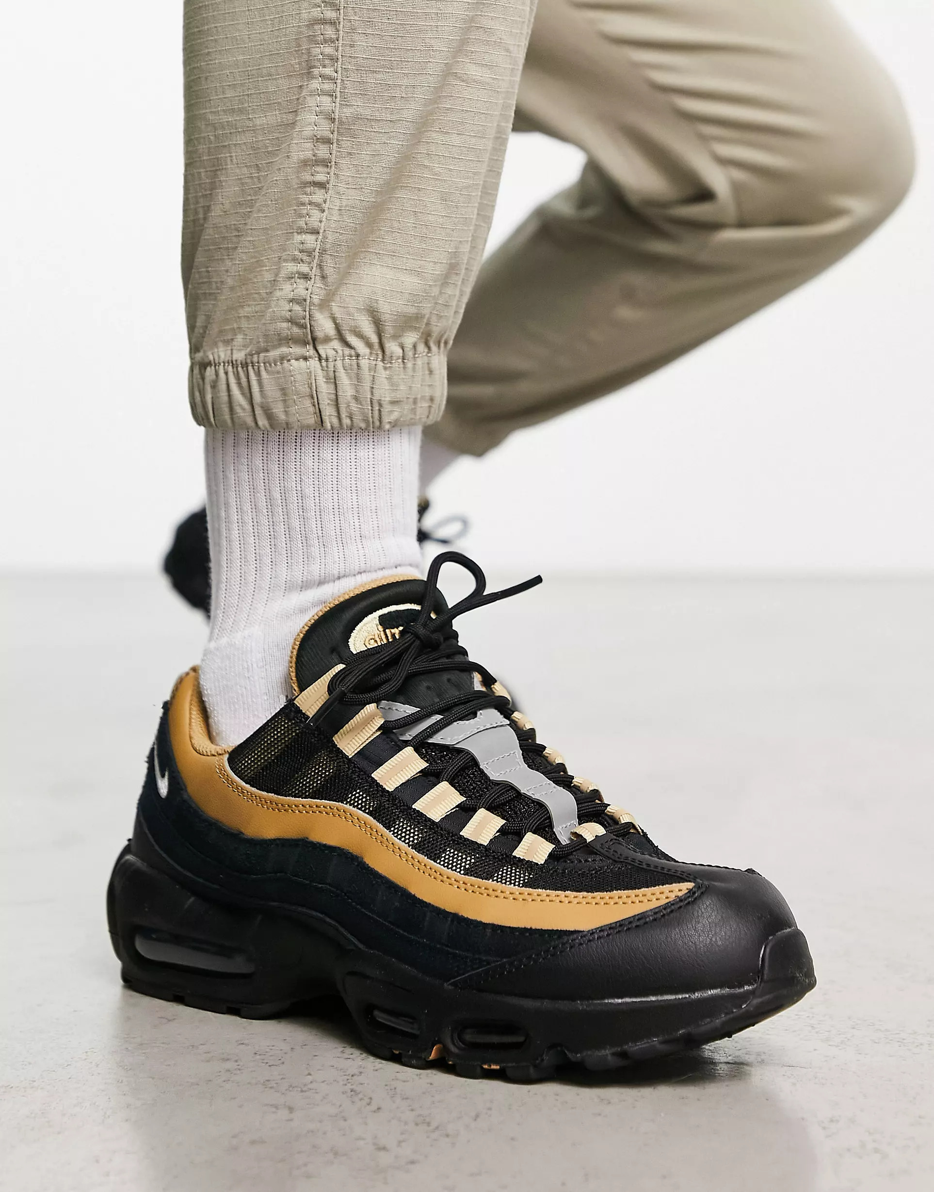 Стильні кросівки Nike Air Max 95 1159801965 — фото 3