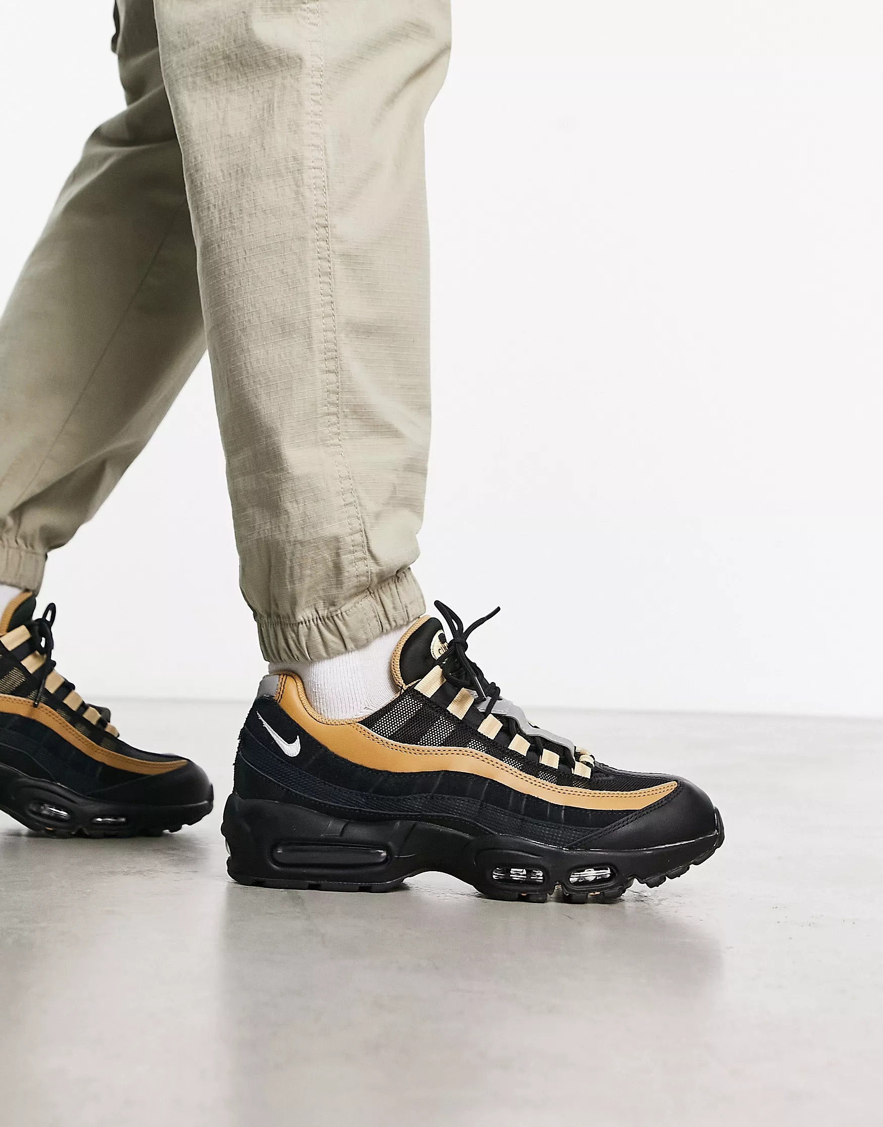 Стильні кросівки Nike Air Max 95 1159801965 — фото 5