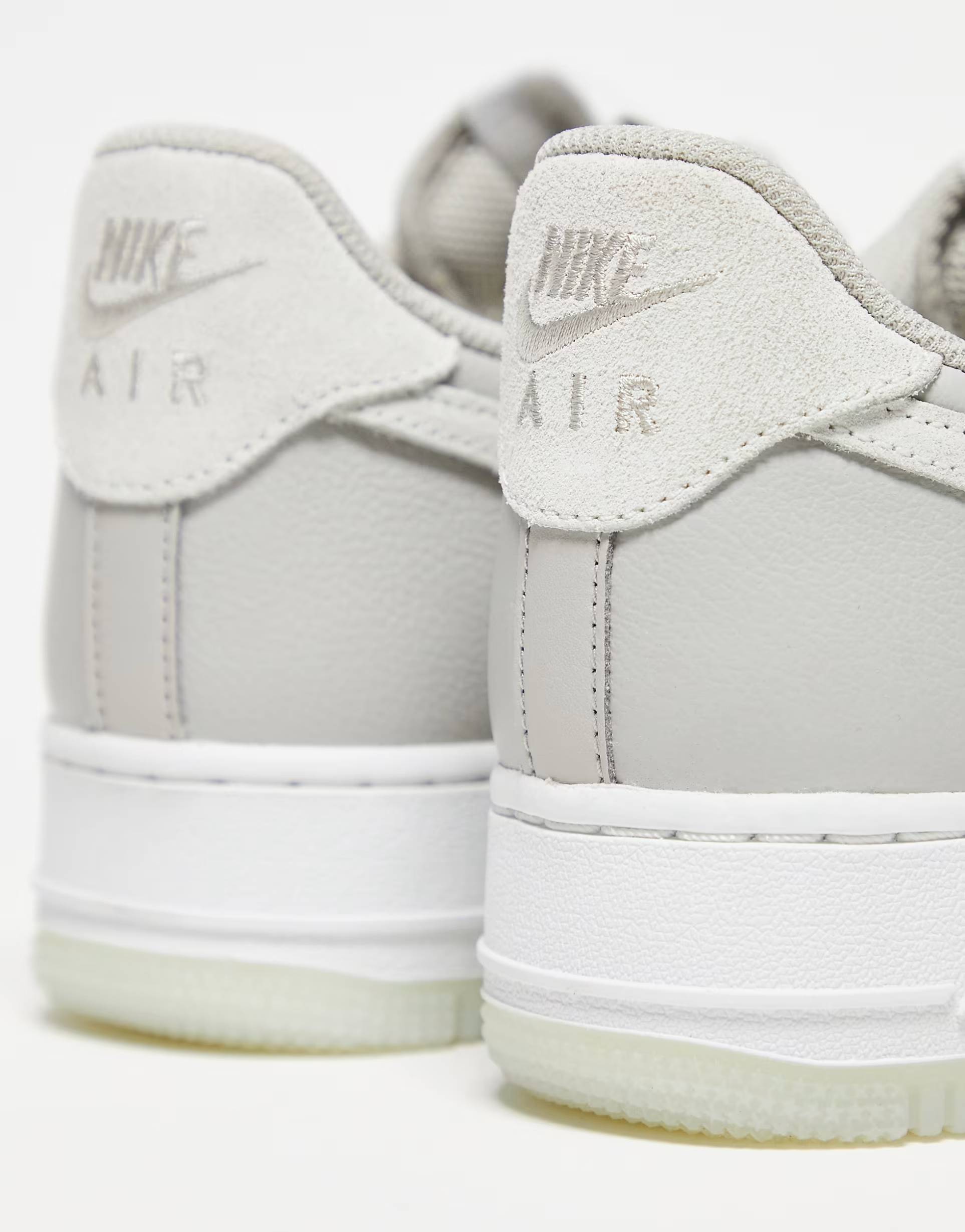 Стильні кросівки Nike Air Force 1 '07 40 — фото 4
