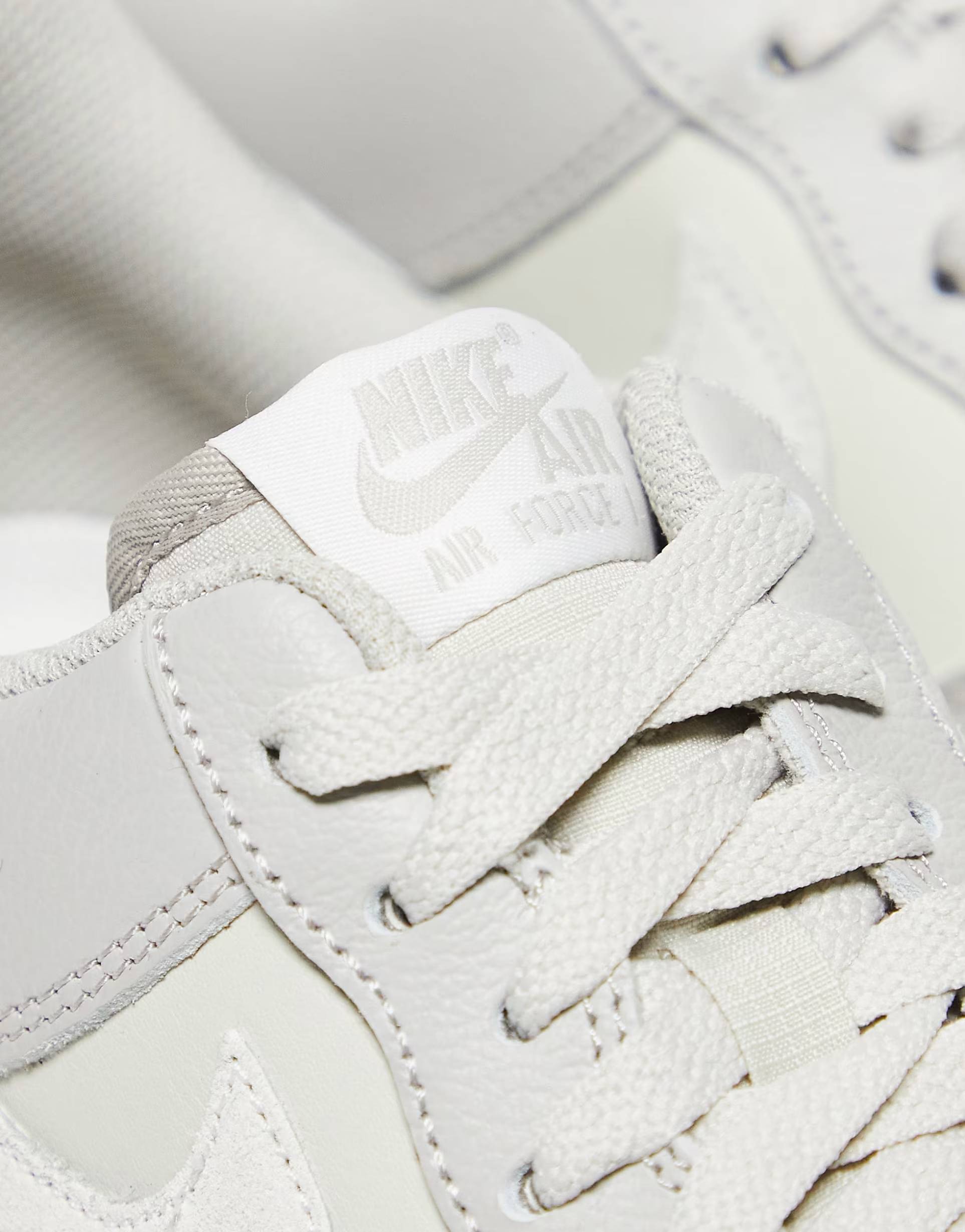 Стильні кросівки Nike Air Force 1 '07 40 — фото 5
