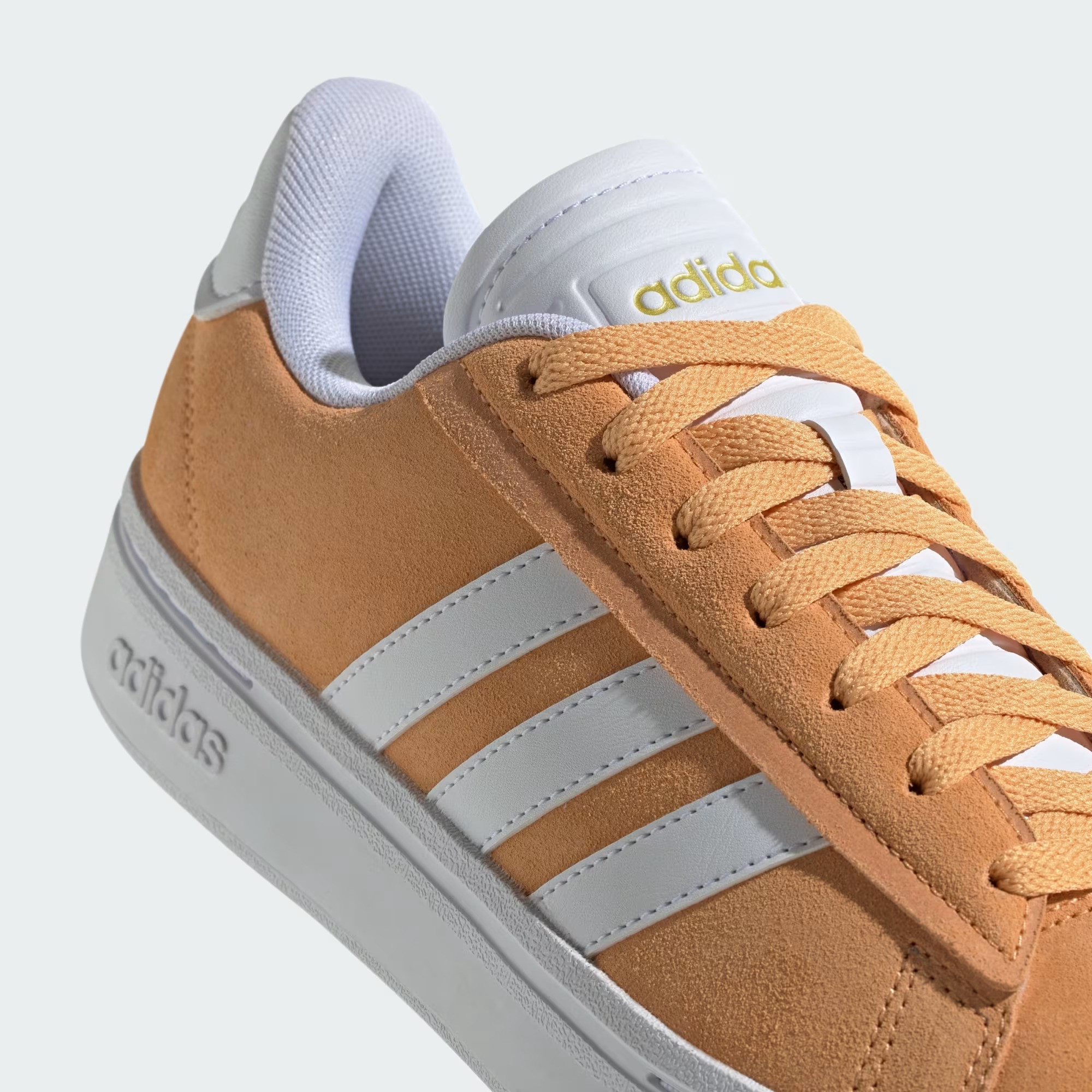 Жіночі кросівки Grand Court Alpha Adidas з натуральної замші 39 1/3 — фото 9