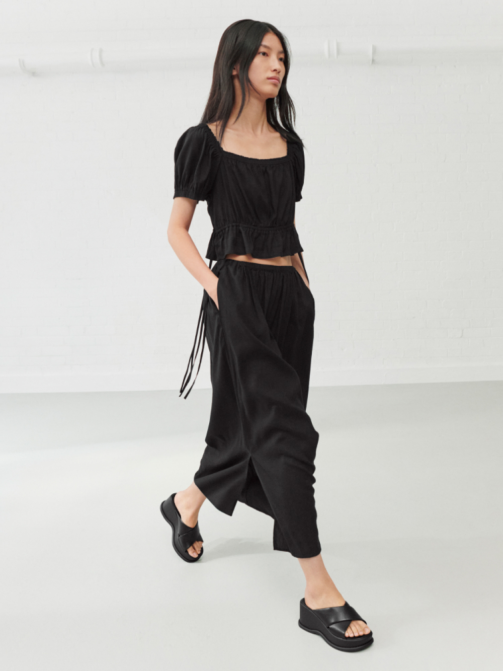 Стильні жіночі шльопанці на платформі Uniqlo 1159810831 — фото 5