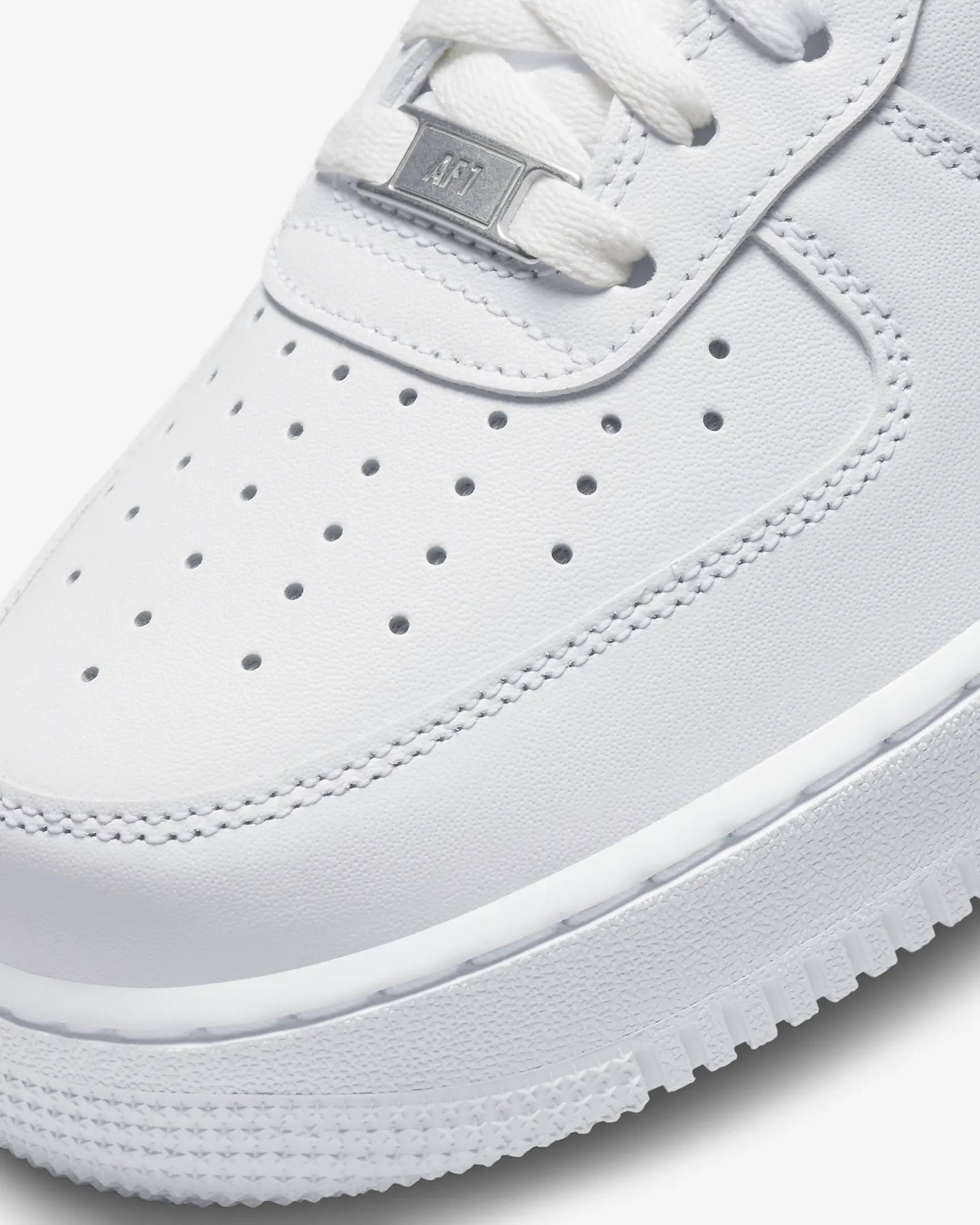 Стильні кросівки Nike Air Force 1 '07 40 — фото 8