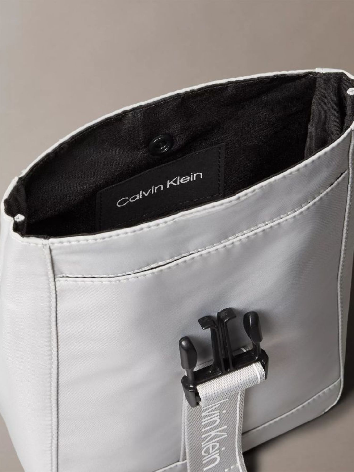 Сумка-слінг Calvin Klein 1159823421 (Сірий One size) — фото 4