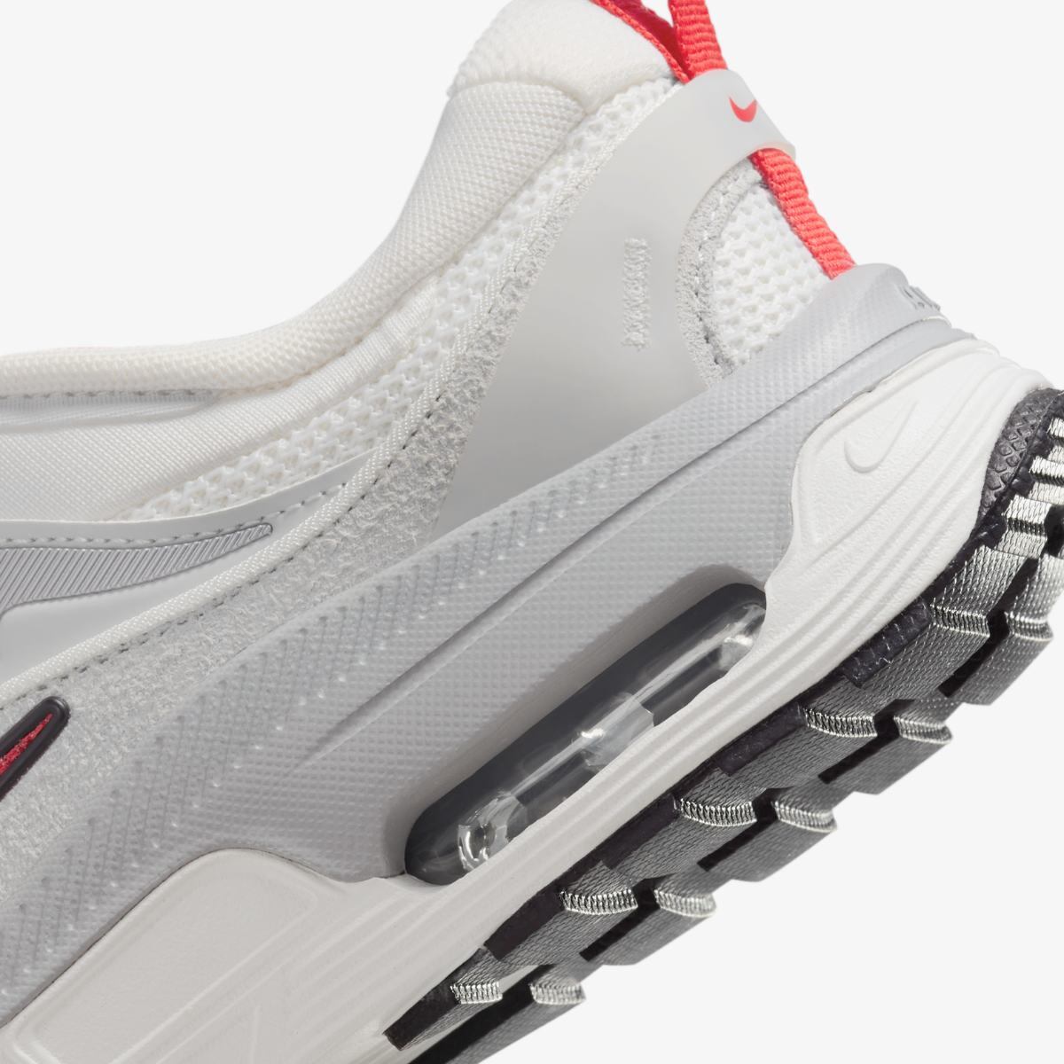 Кросівки жіночі Nike Air Max Bliss White — фото 9