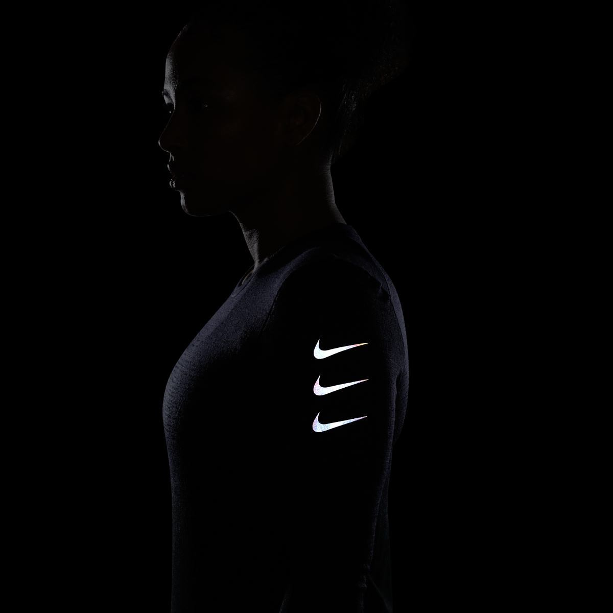 Лонгслів жіночий Nike W Dri-Fit Adv Run Dvn Ls Top DX0296-015, XS — фото 10