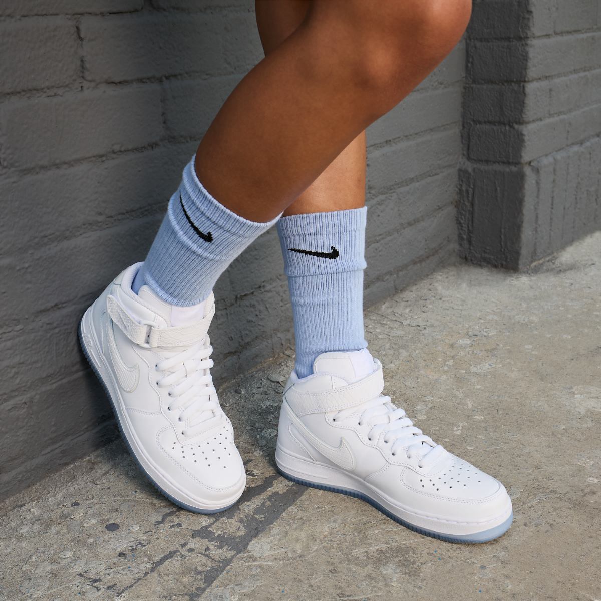 Жіночі кросівки Nike W Af1 Mid Yod FN4274-100, 38 — фото 11