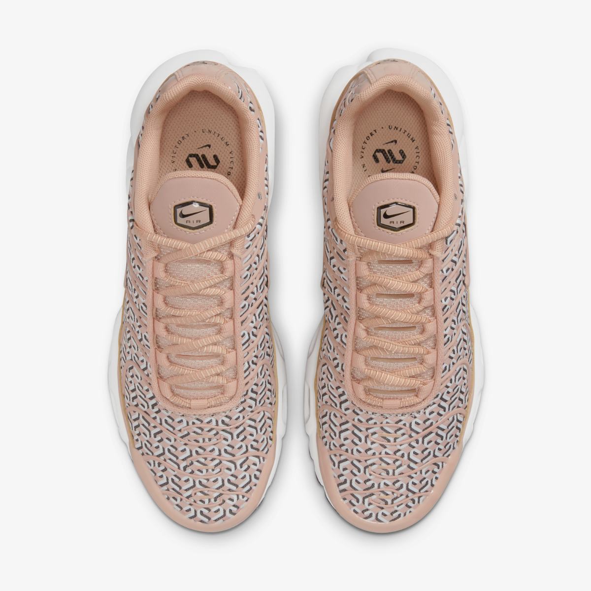 Жіночі кросівки Nike W Air Max Plus FB2557-200 — фото 6