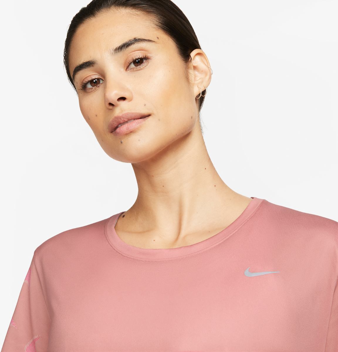 Жіноча футболка Nike W Dri-Fit Swoosh Aop Ss Crop FB4681-618, L — фото 4