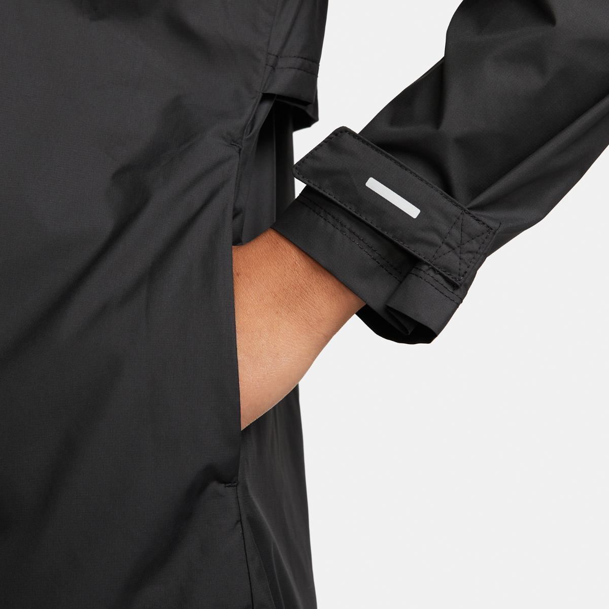 Жіноча куртка Nike W Fast Repel Jacket FB7451-010 — фото 6