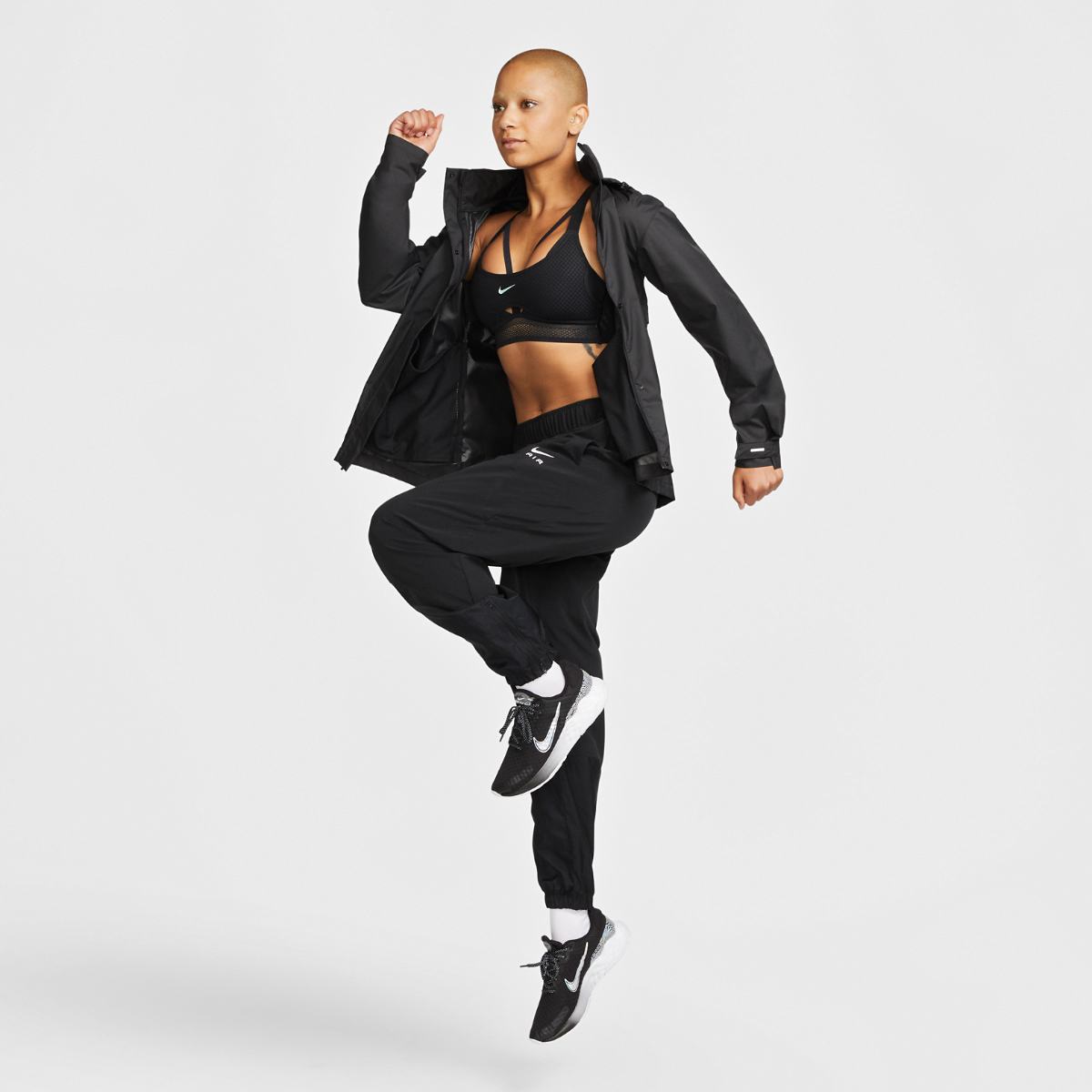 Жіноча куртка Nike W Fast Repel Jacket FB7451-010 — фото 12