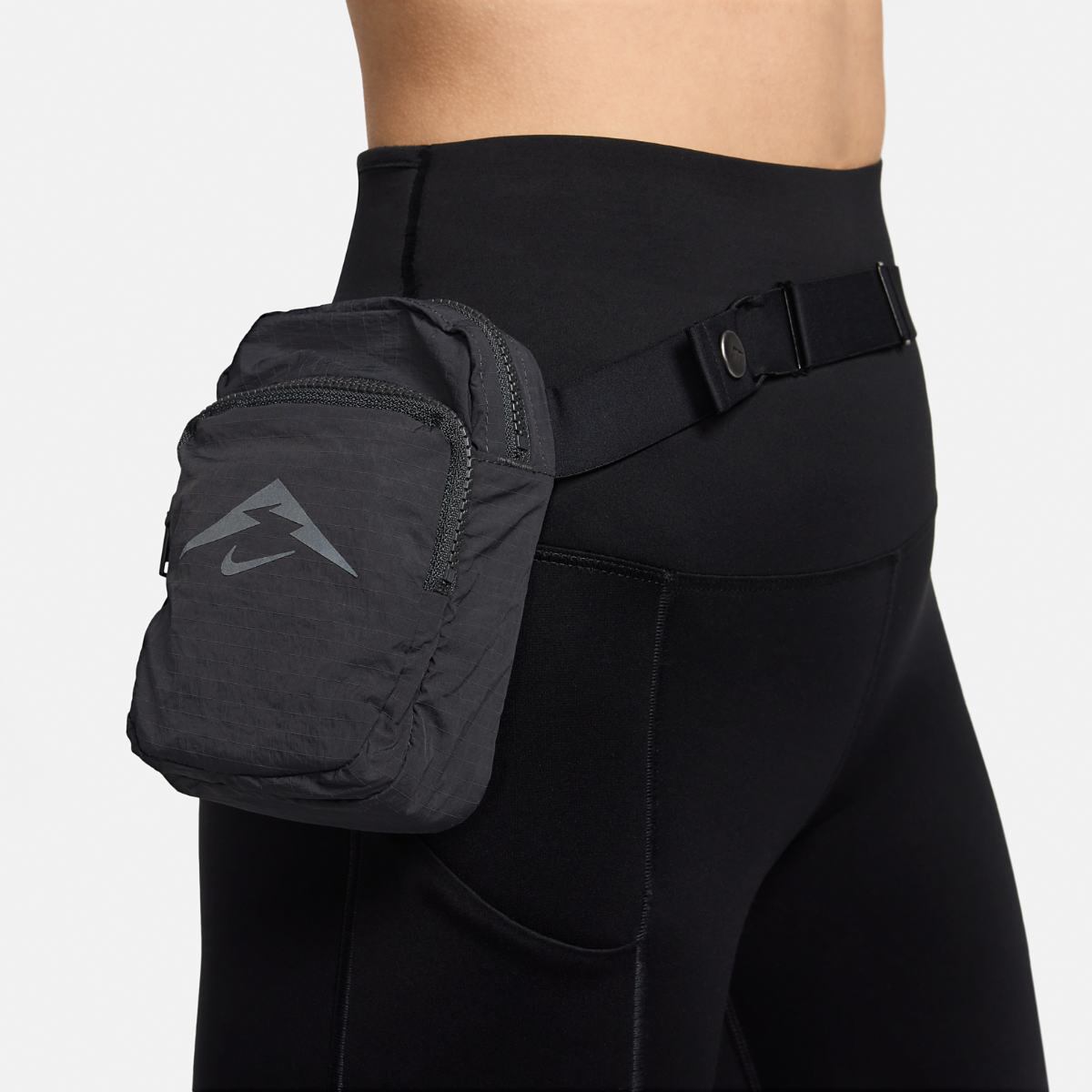 Жіночі лосини Nike W Dri-Fit Go Hr 7/8 Trail Tght FN2664-010, XS — фото 9