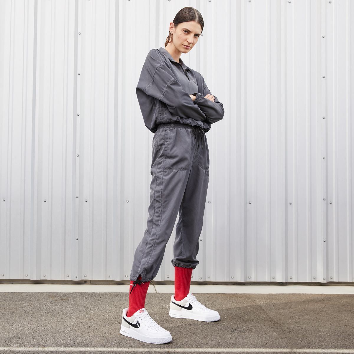 Жіночі кросівки Nike W Air Force 1 07 Ess Snkr DQ7570-001, 40 — фото 11