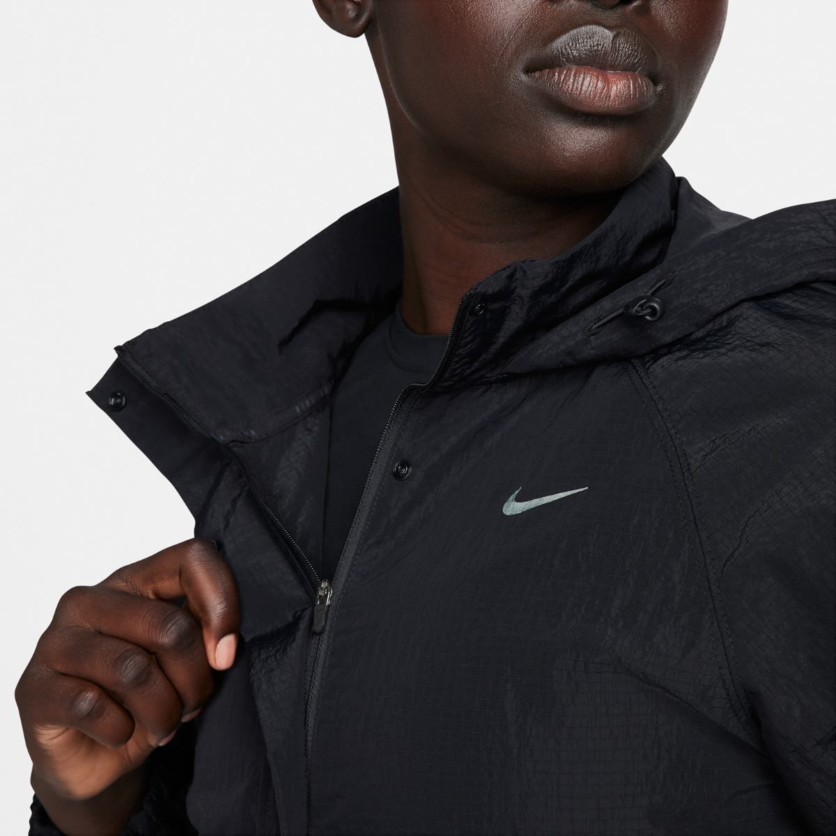 Жіноча куртка Nike W Run Dvn Rpl Jkt FN2575-010, S — фото 5