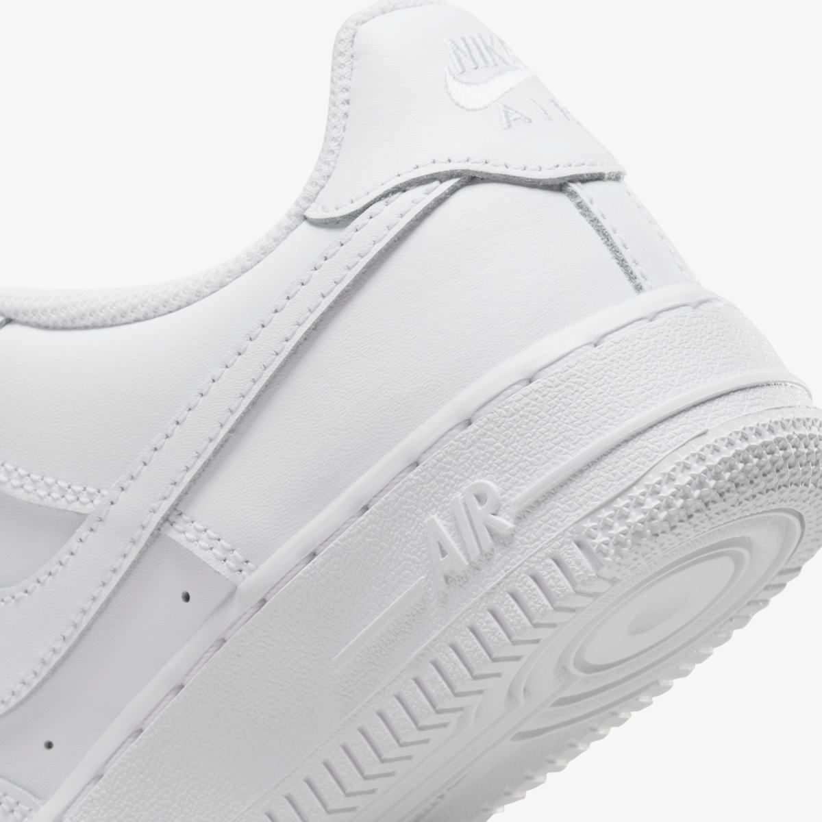 Підліткові кросівки Nike Air Force 1 Le Gs FV5951-111 — фото 1