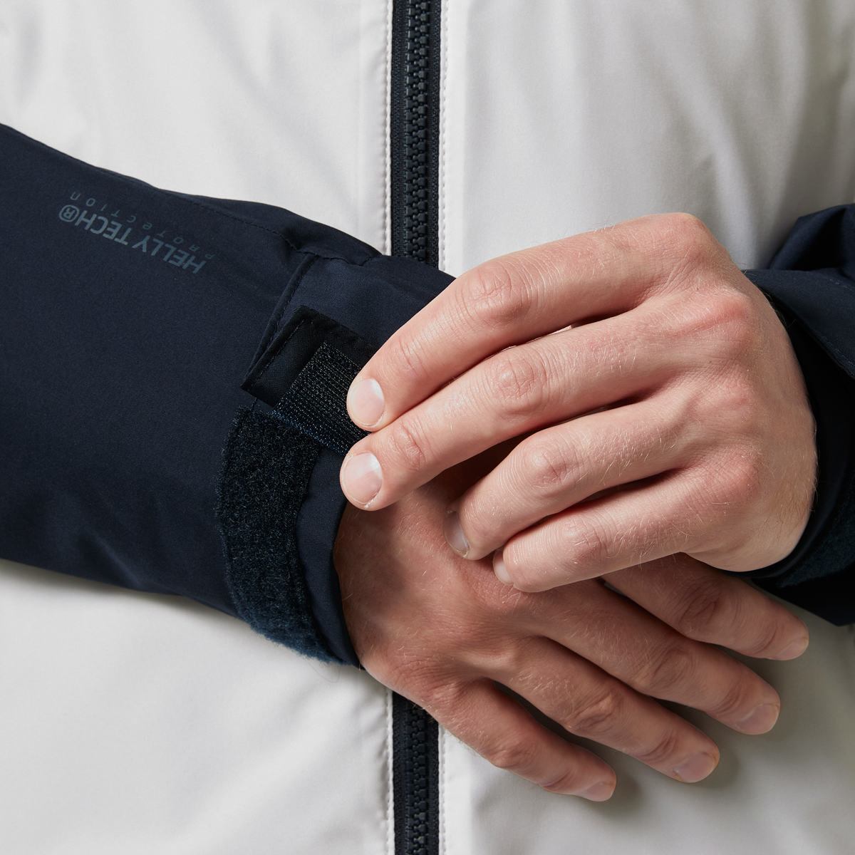 Чоловіча вітровка Helly Hansen Rig Rain Jacket 54096-597, M — фото 5