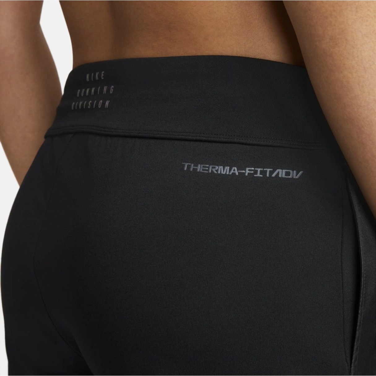 Жіночі шорти Nike Therma Fit Adv Run Division DM7560-010, M — фото 5