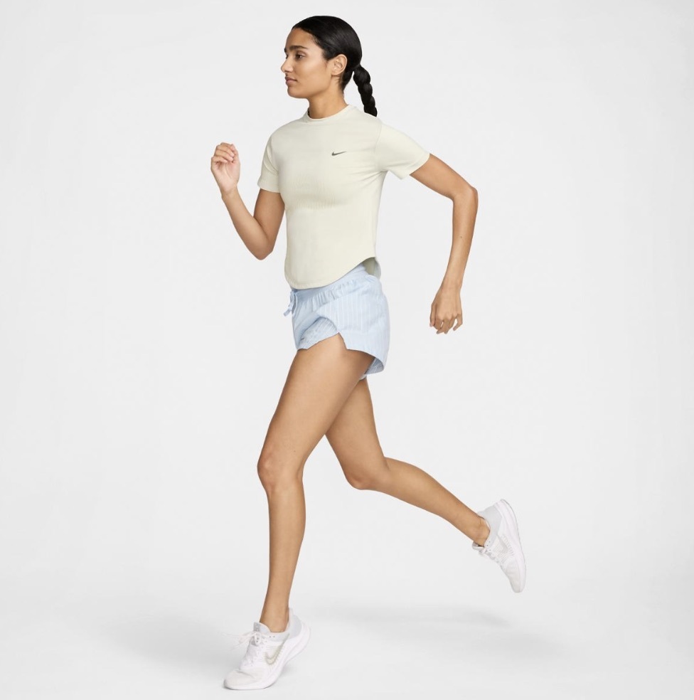 Жіноча футболка NIKE W RN DVN Dri-FITADV ENG SS TP FN2581-394, S — фото 7