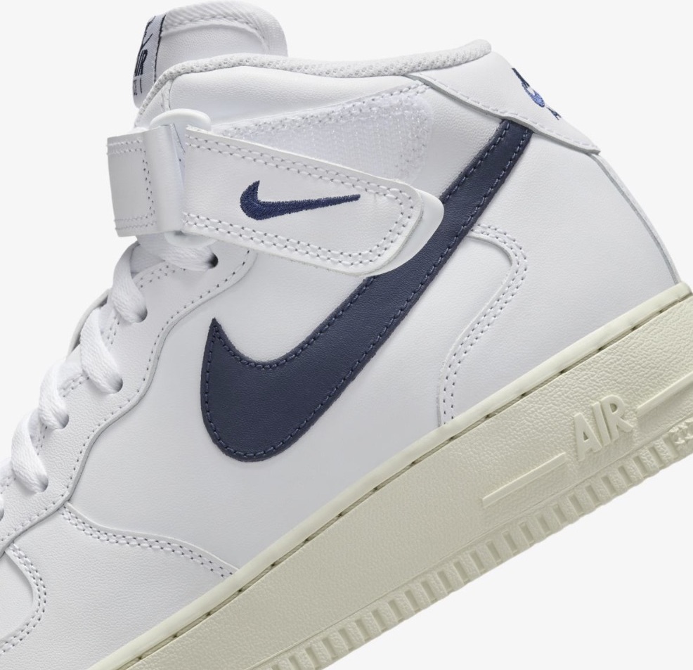 Кросівки жіночі NIKE WMNS AIR FORCE 1 07 MID DD9625-105, 36 — фото 10