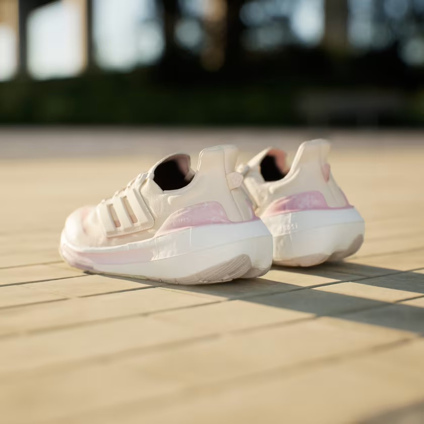Кросівки adidas Ultraboost Light IE5828 — фото 1