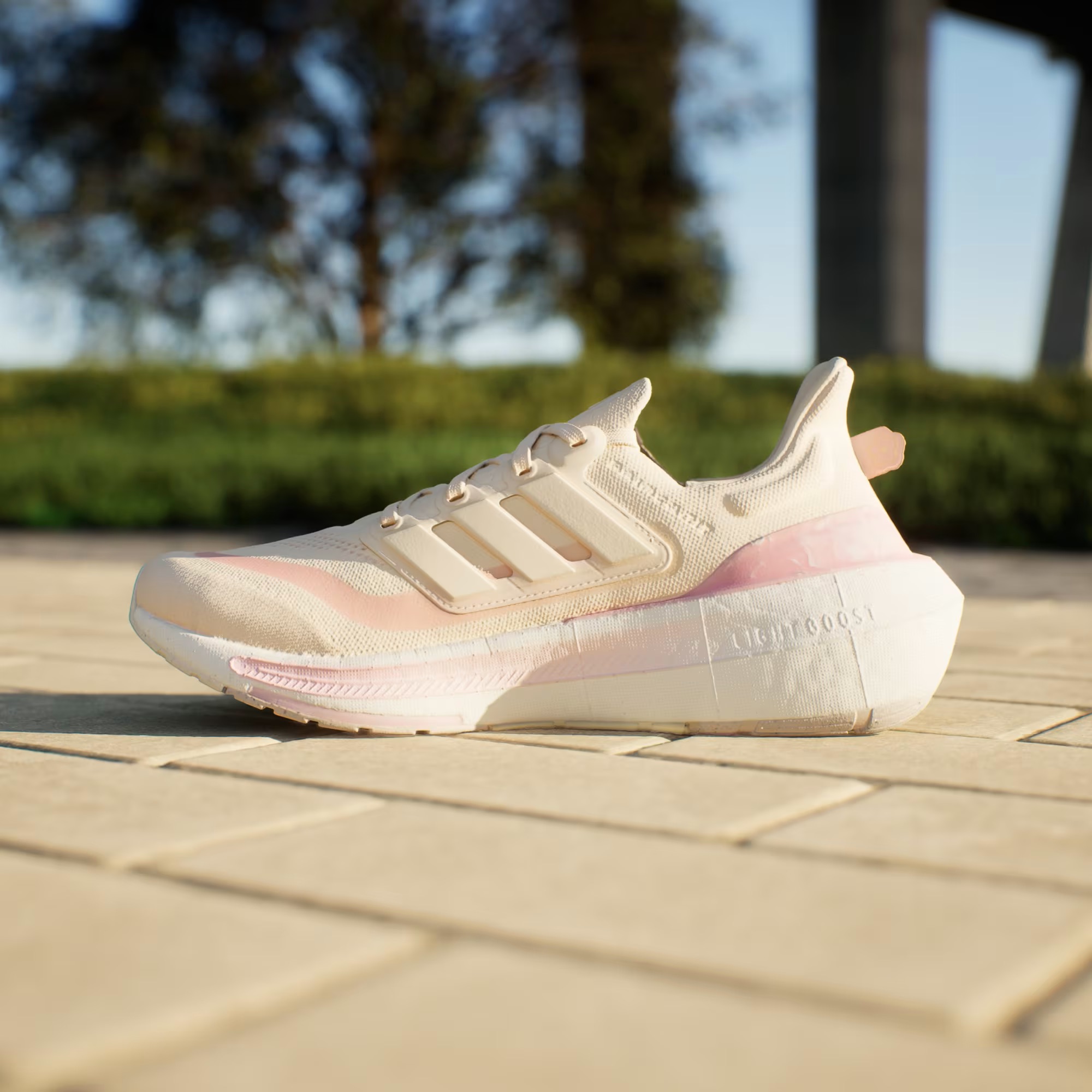 Кросівки adidas Ultraboost Light IE5828 — фото 7