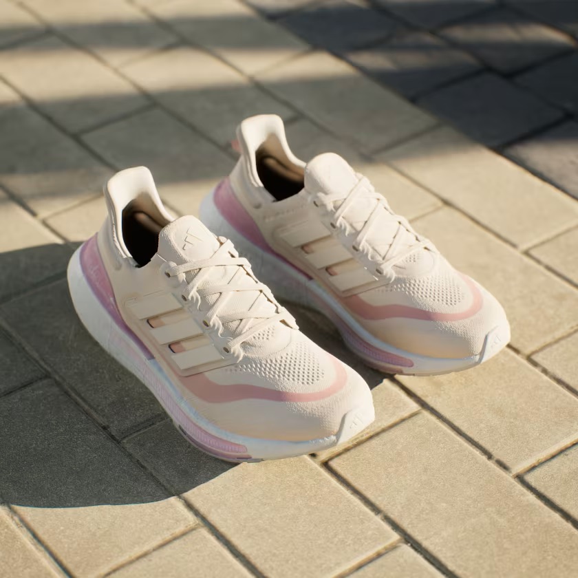 Кросівки adidas Ultraboost Light IE5828 — фото 5